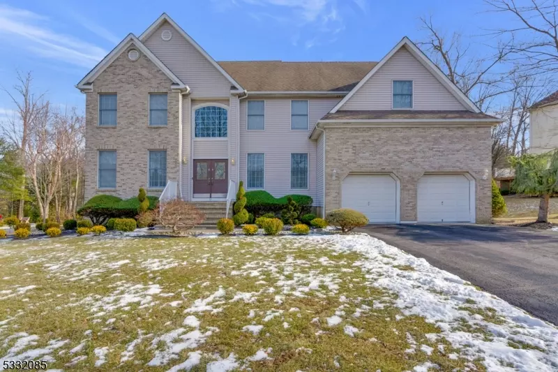 12 Hickory Ln, Green Brook Twp., NJ 08812