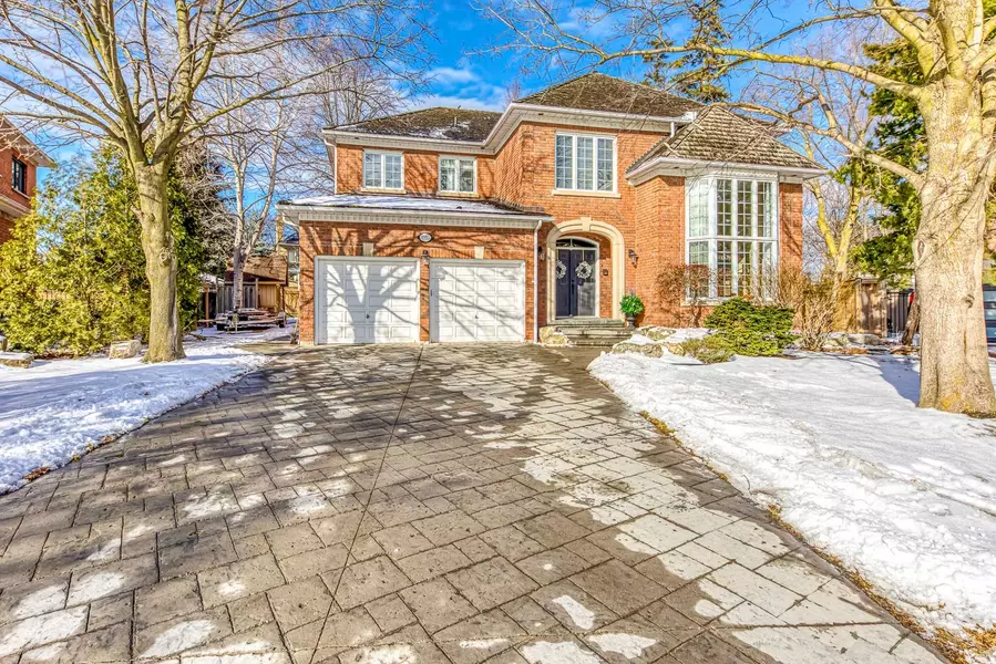 1935 Calgary CT, Mississauga, ON L5H 4J1