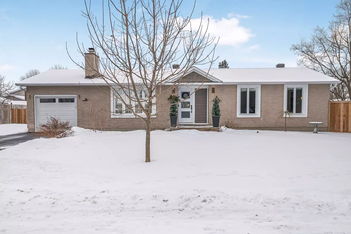 Barrhaven, ON K2J 1E8,16 Barrhaven CRES