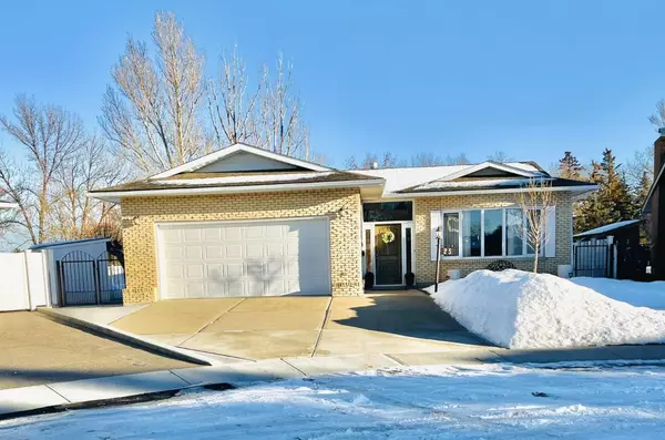 25 Violet CT Southeast, Medicine Hat, AB T1B 2A2