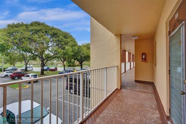 Sunrise, FL 33322,8861 Sunrise Lakes Blvd  #205