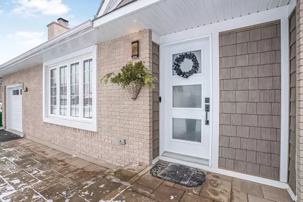 Barrhaven, ON K2J 1E8,16 Barrhaven CRES