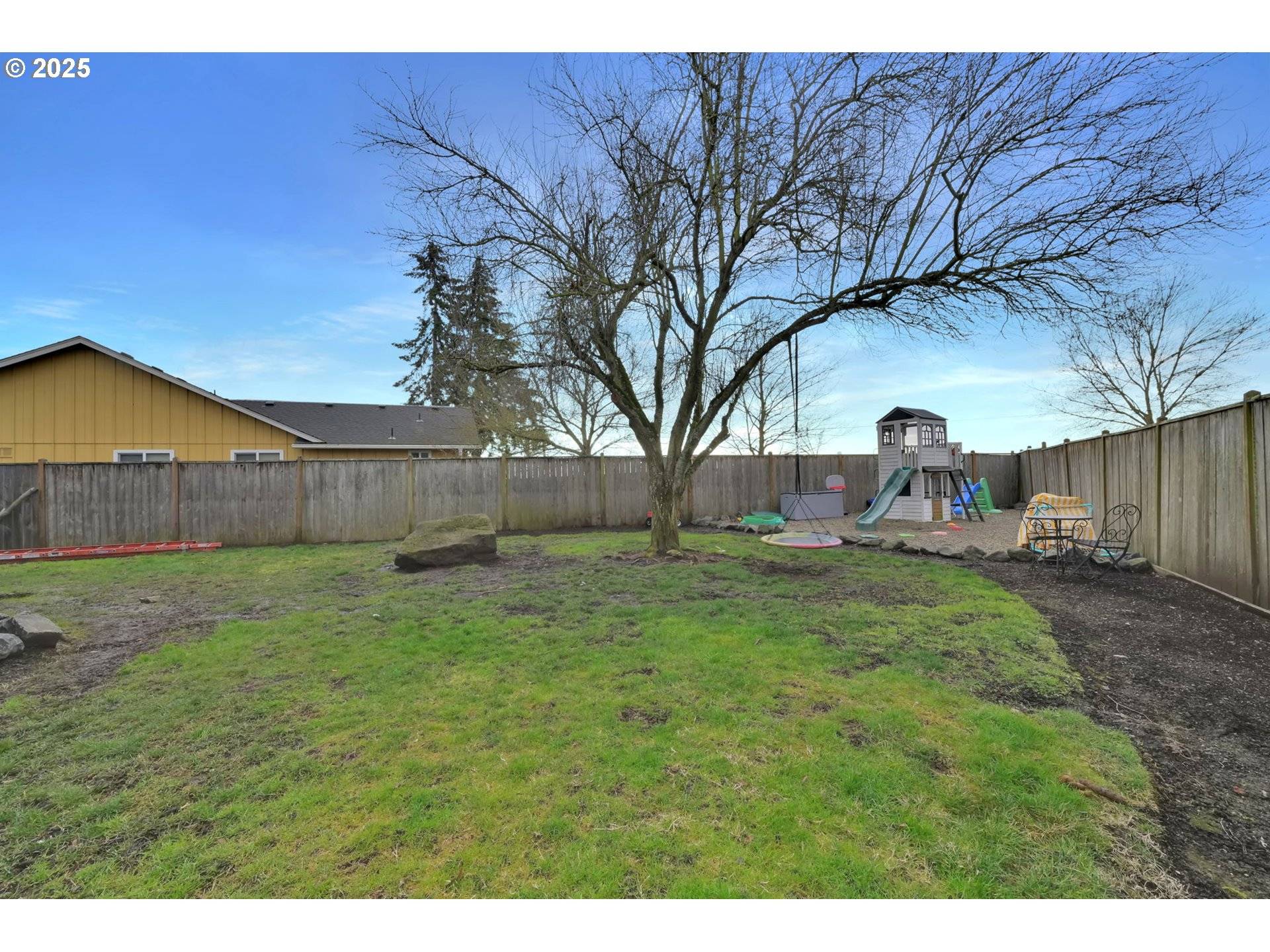 Harrisburg, OR 97446,958 S 9TH ST