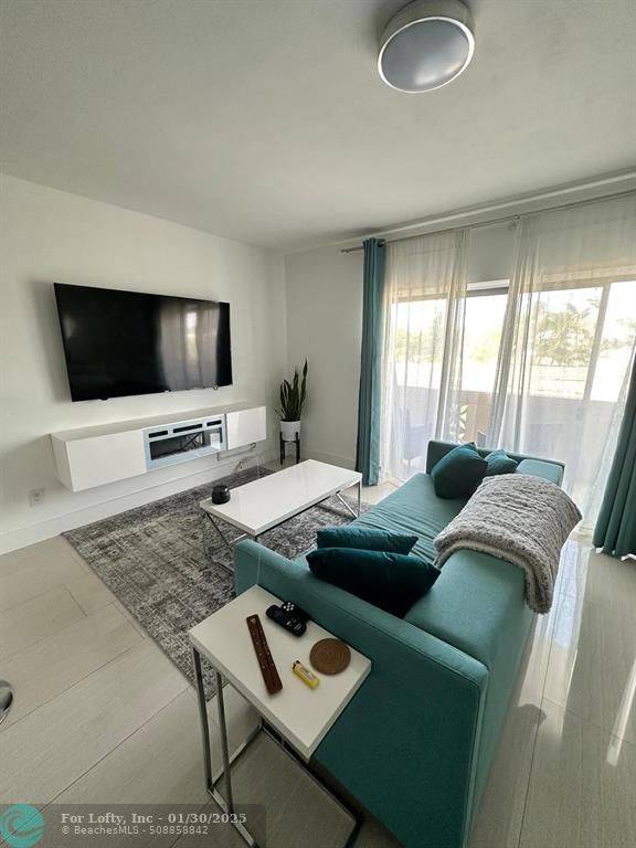 8400 Byron Ave  #3D, Miami Beach, FL 33141