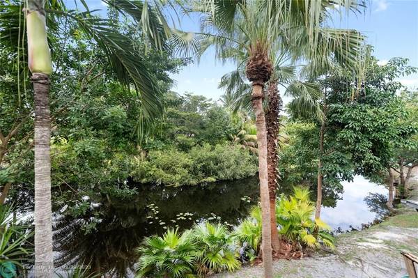 Plantation, FL 33324,225 Wimbledon Lake Dr  #225