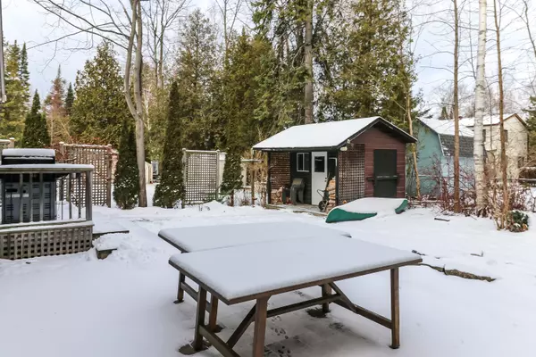 Wasaga Beach, ON L9Z 1X2,27 50th ST N