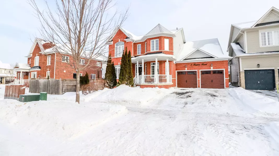 5 Regina RD, Barrie, ON L4M 7J1