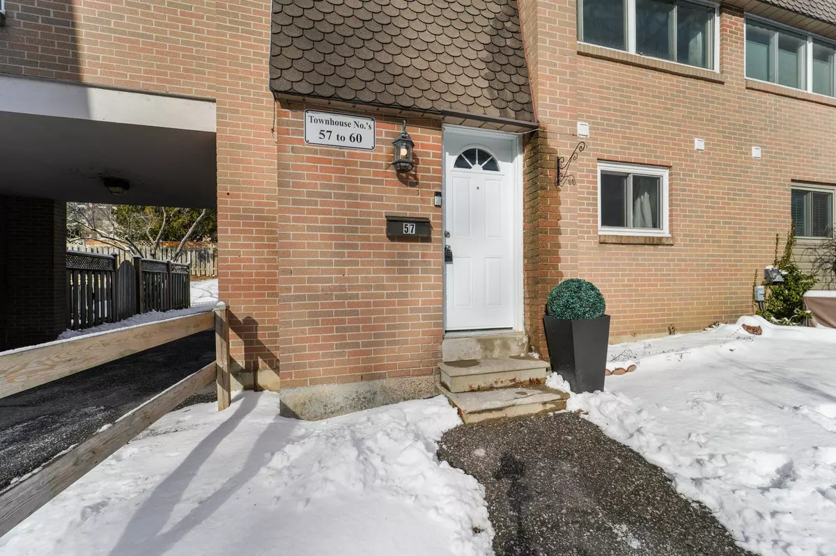 Pickering, ON L1W 1J3,1235 Radom ST #57