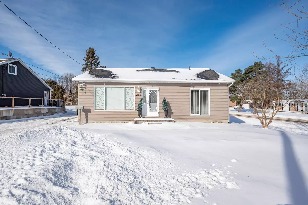 Renfrew, ON K8A 7B6,485 Golf Course RD