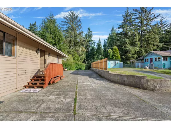 North Bend, OR 97459,2595 BRUSSELLS ST