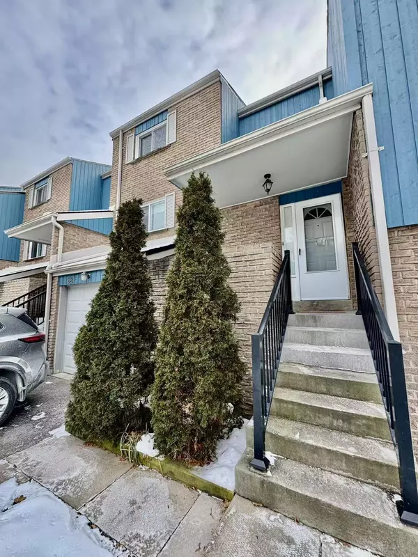 646 Village Pkwy #62, Markham, ON L3R 2S7