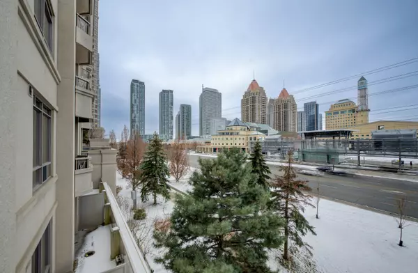 Mississauga, ON L5B 4P5,3888 Duke Of York BLVD E #319