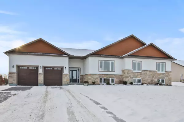 Renfrew, ON K7S 3G8,215 Owen Lucas ST