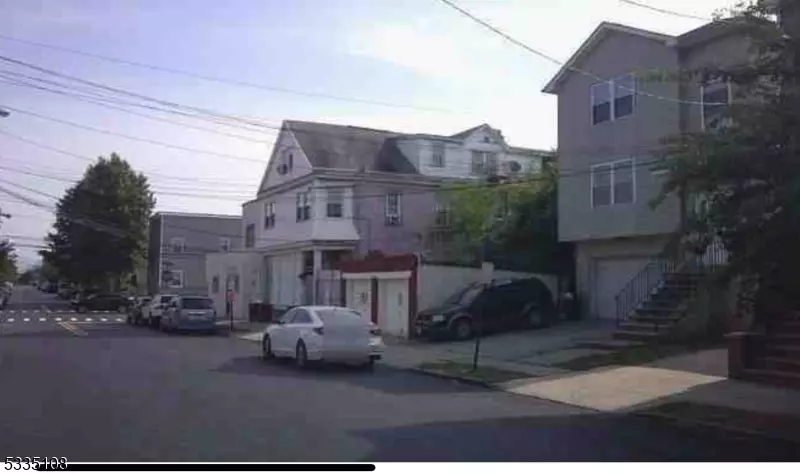 608 Court St, Elizabeth City, NJ 07206