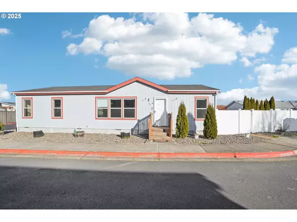 1015 OAK ST #62, Silverton, OR 97381