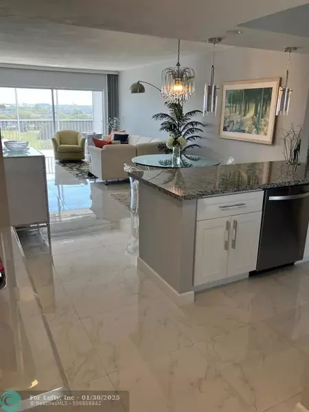 3050 N Palm Aire Dr  #806, Pompano Beach, FL 33069