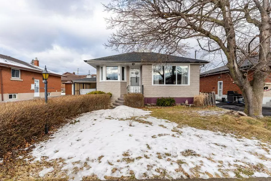 3 Highfield AVE, Niagara, ON L2M 5W3