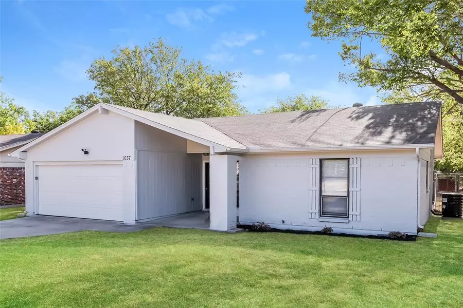 1037 Bryant Street, Benbrook, TX 76126