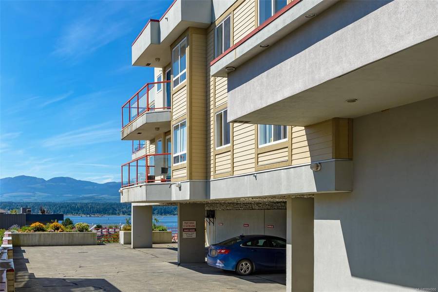 1811 Comox Ave #201, Comox, BC V9M 3L9