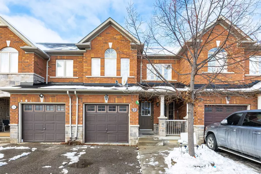 32 Bay Breeze DR, Brampton, ON L6R 0M1