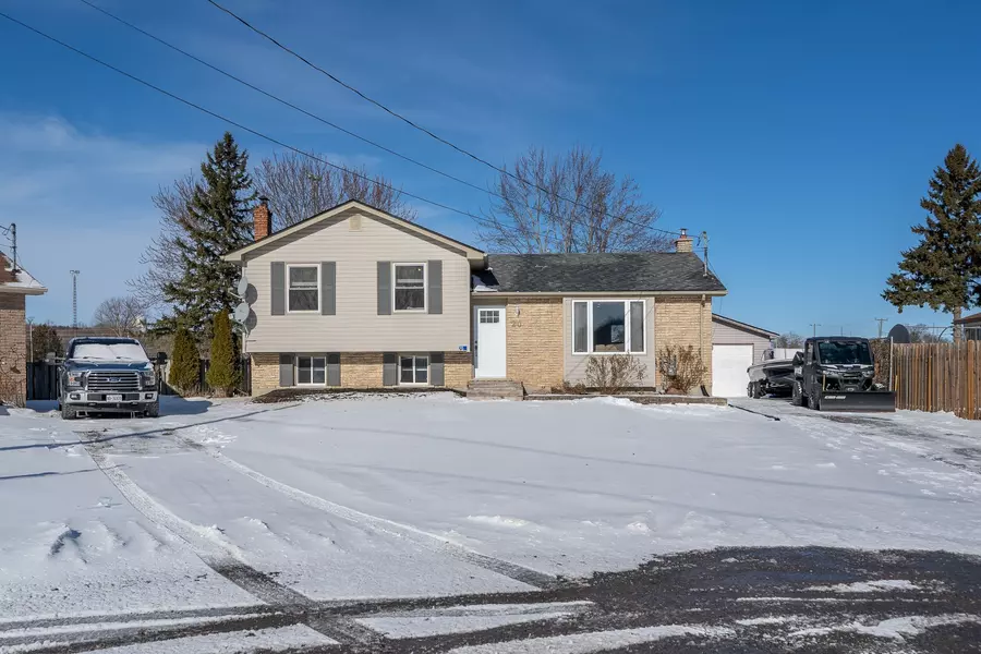 20 Centre CT, Quinte West, ON K0K 2C0