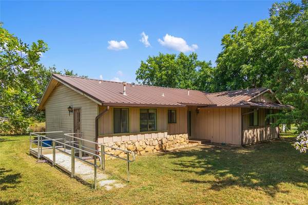 409 3rd Street, Blanket, TX 76432