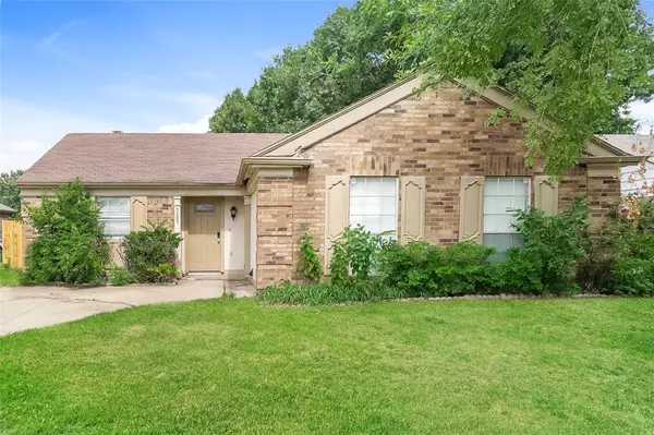 7305 Shadow Bend Drive, Fort Worth, TX 76137