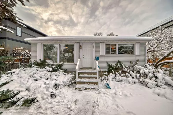 Calgary, AB T3B 2E5,6011 Bowwater CRES Northwest