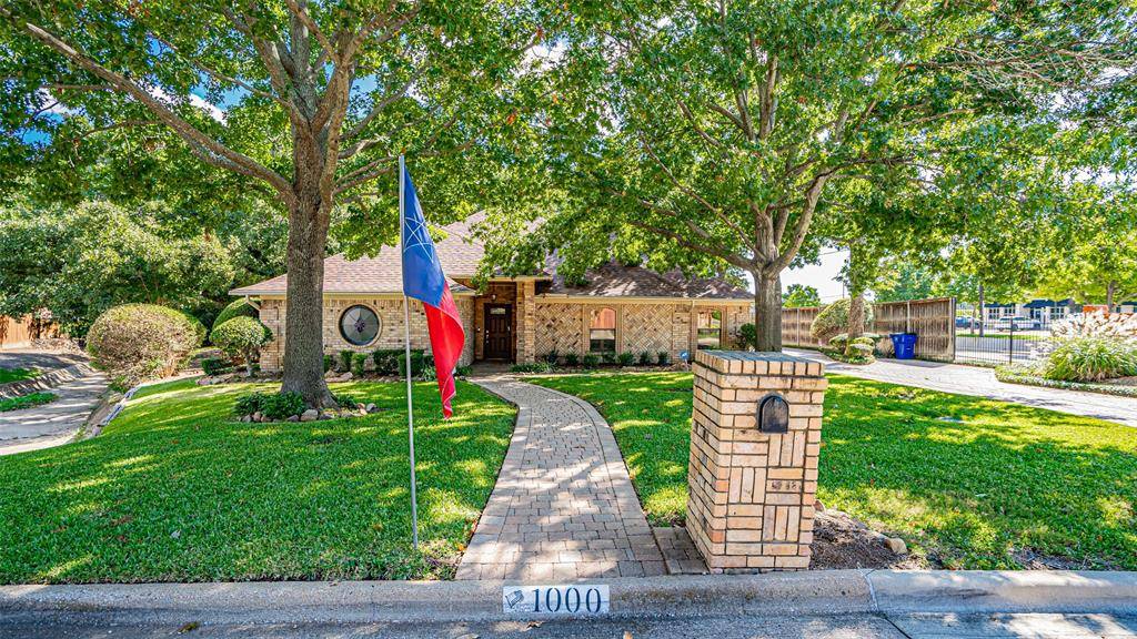 1000 Shady Oak Trail, Mansfield, TX 76063