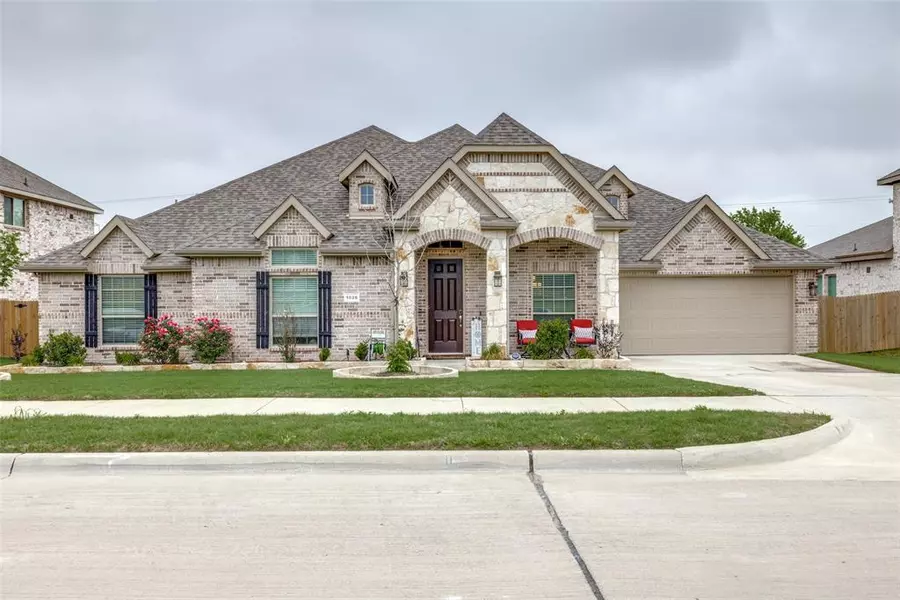 1026 Owen Drive, Desoto, TX 75115