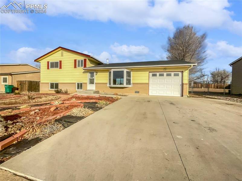 545 Avenida Del Cielo, Fountain, CO 80817