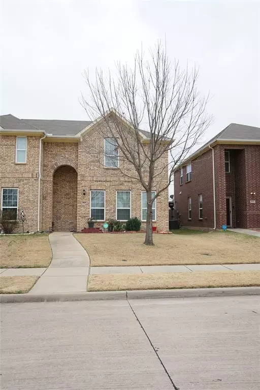 813 Jamie Drive, Grand Prairie, TX 75052