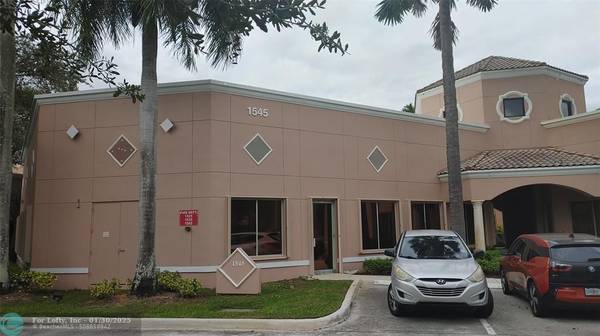 1545 N Park Dr, Weston, FL 33326