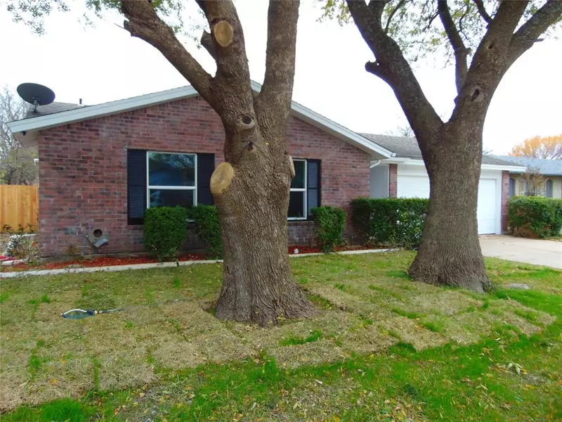 1422 Rockbrook Street, Lancaster, TX 75134