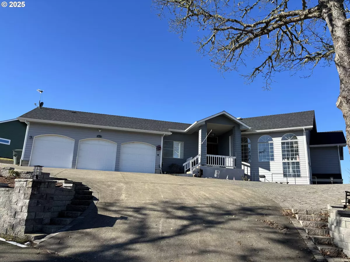 Roseburg, OR 97471,367 RIDGECREST DR