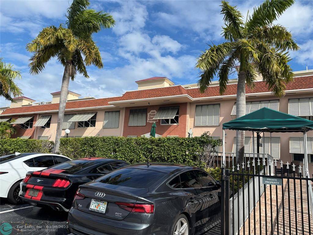 Fort Lauderdale, FL 33305,2400 NE 33rd Ave  #207