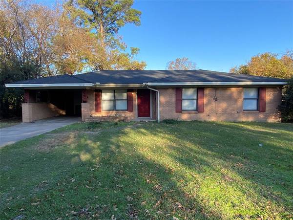 1304 Elmwood Avenue, Corsicana, TX 75110