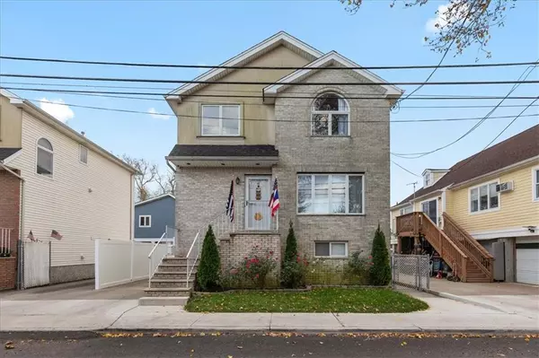 40 Center PL, Staten  Island, NY 10306