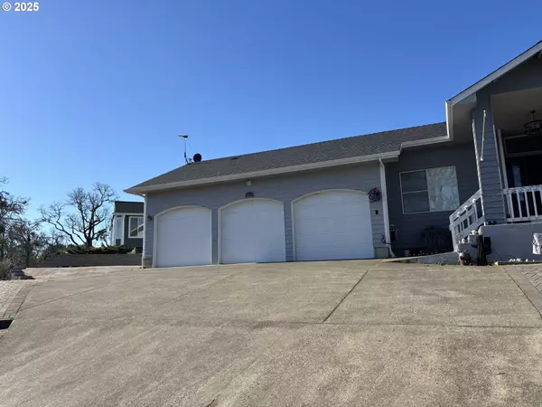 Roseburg, OR 97471,367 RIDGECREST DR