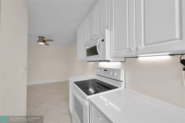 Fort Lauderdale, FL 33304,925 N Intracoastal Dr  #10