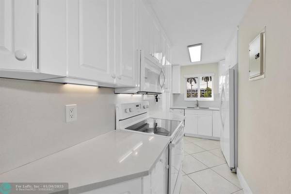 Fort Lauderdale, FL 33304,925 N Intracoastal Dr  #10