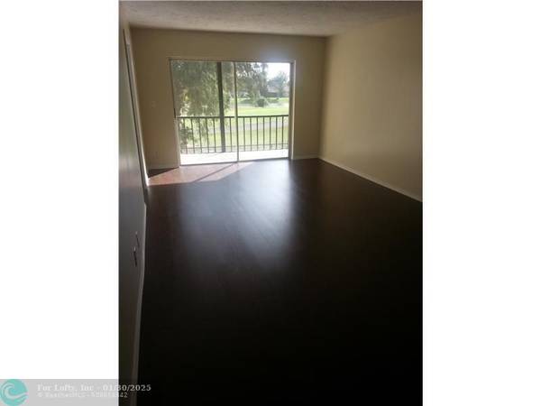 Tamarac, FL 33321,8000 Fairview Dr  #205