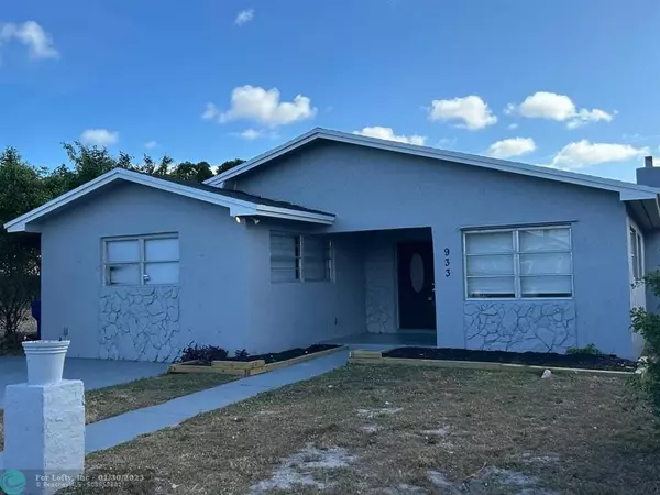 Riviera Beach, FL 33404,933 W 10th St