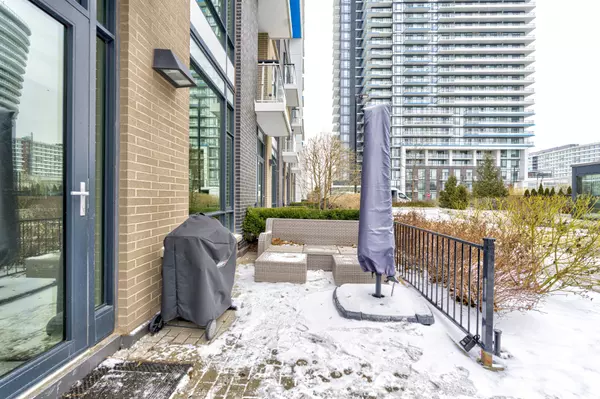 Mississauga, ON L5M 0Y3,2560 Eglinton AVE W #Th-105