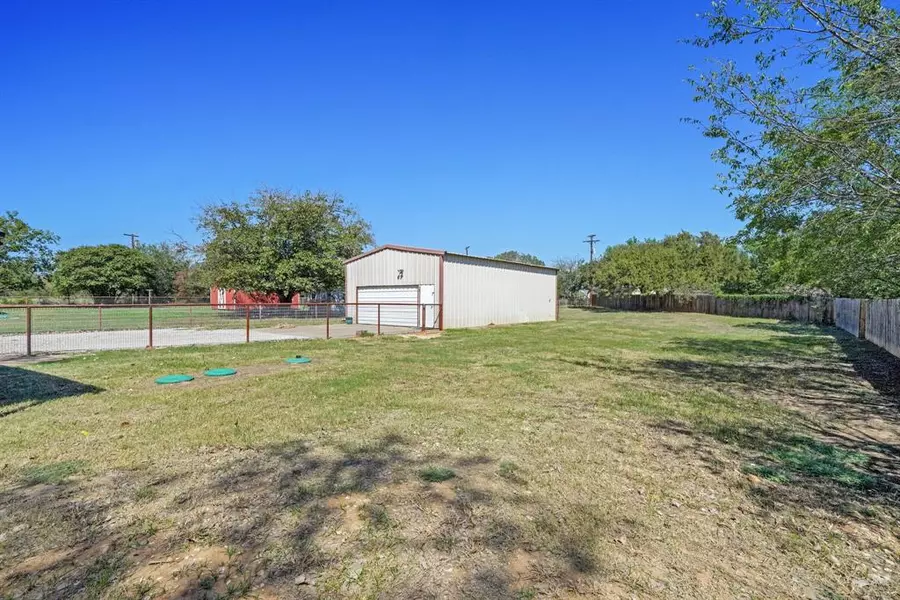 76 Olsen 1st, Mineral Wells, TX 76067