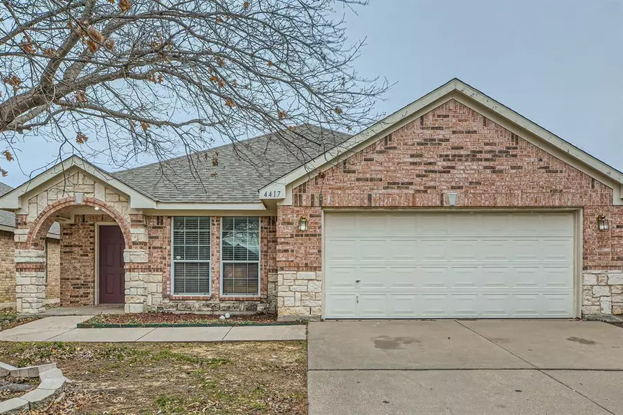 4417 Emerald Leaf Drive, Mansfield, TX 76063