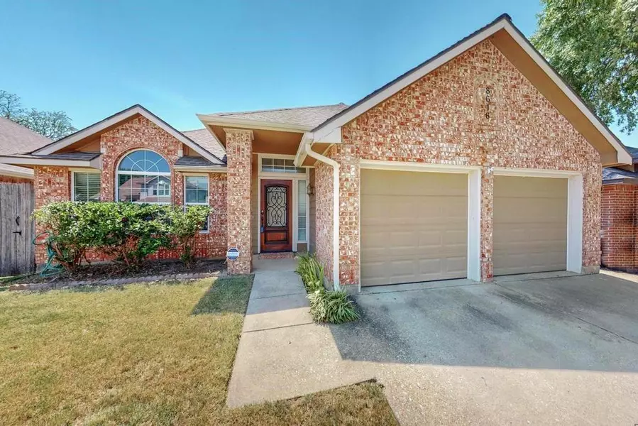 8616 Sabinas Trail, Fort Worth, TX 76118