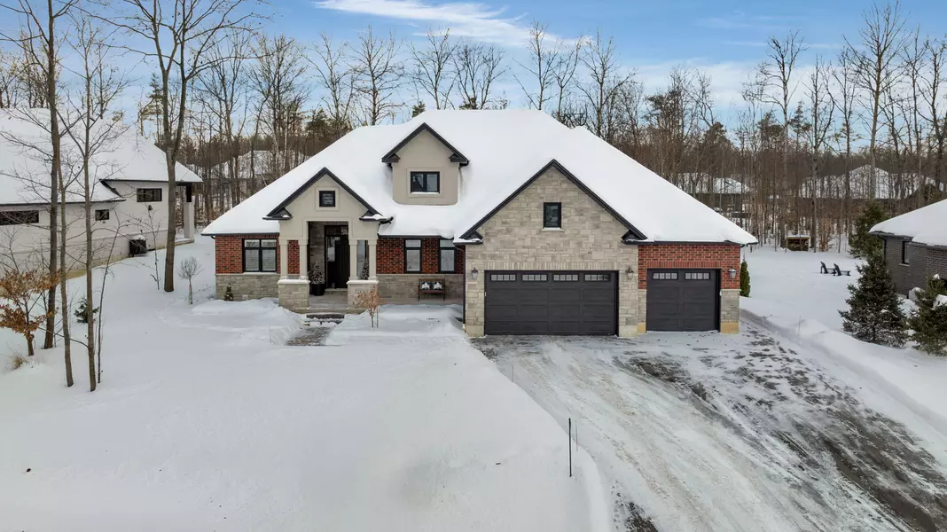 24 Glenna TRL, Springwater, ON L9X 2A3