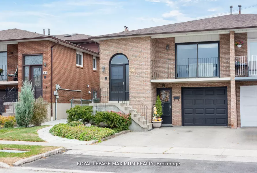 44 Flagstick CT, Toronto W05, ON M3J 3B8