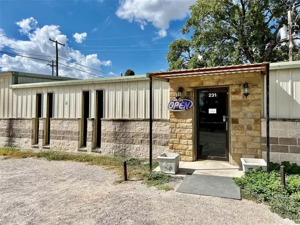 231 S Patrick Street, Dublin, TX 76446